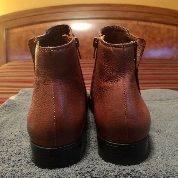 Boots - Picture 5 of 10